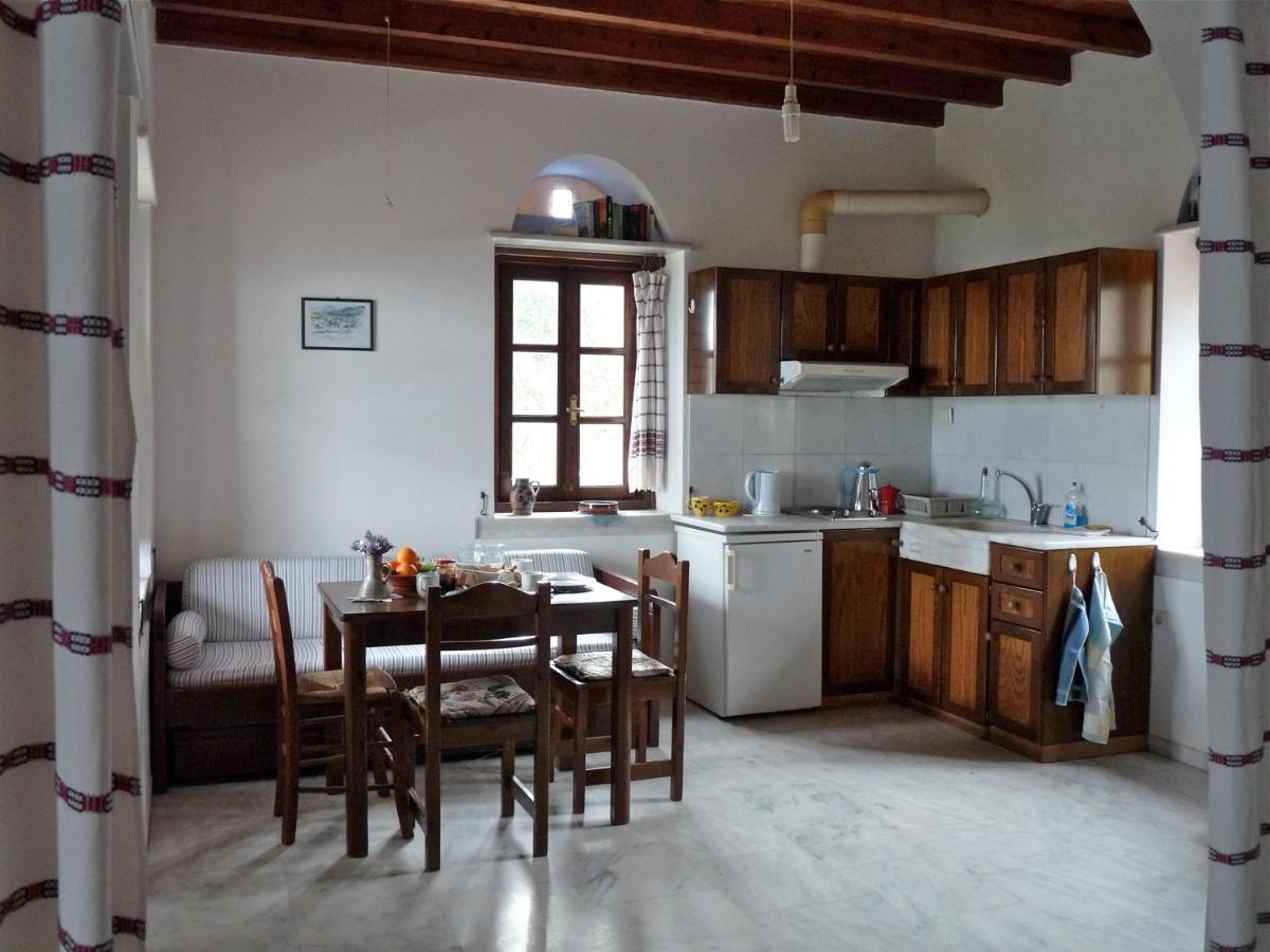 Traditional Stone-Built Cottages Azalas Moutsoúna Extérieur photo